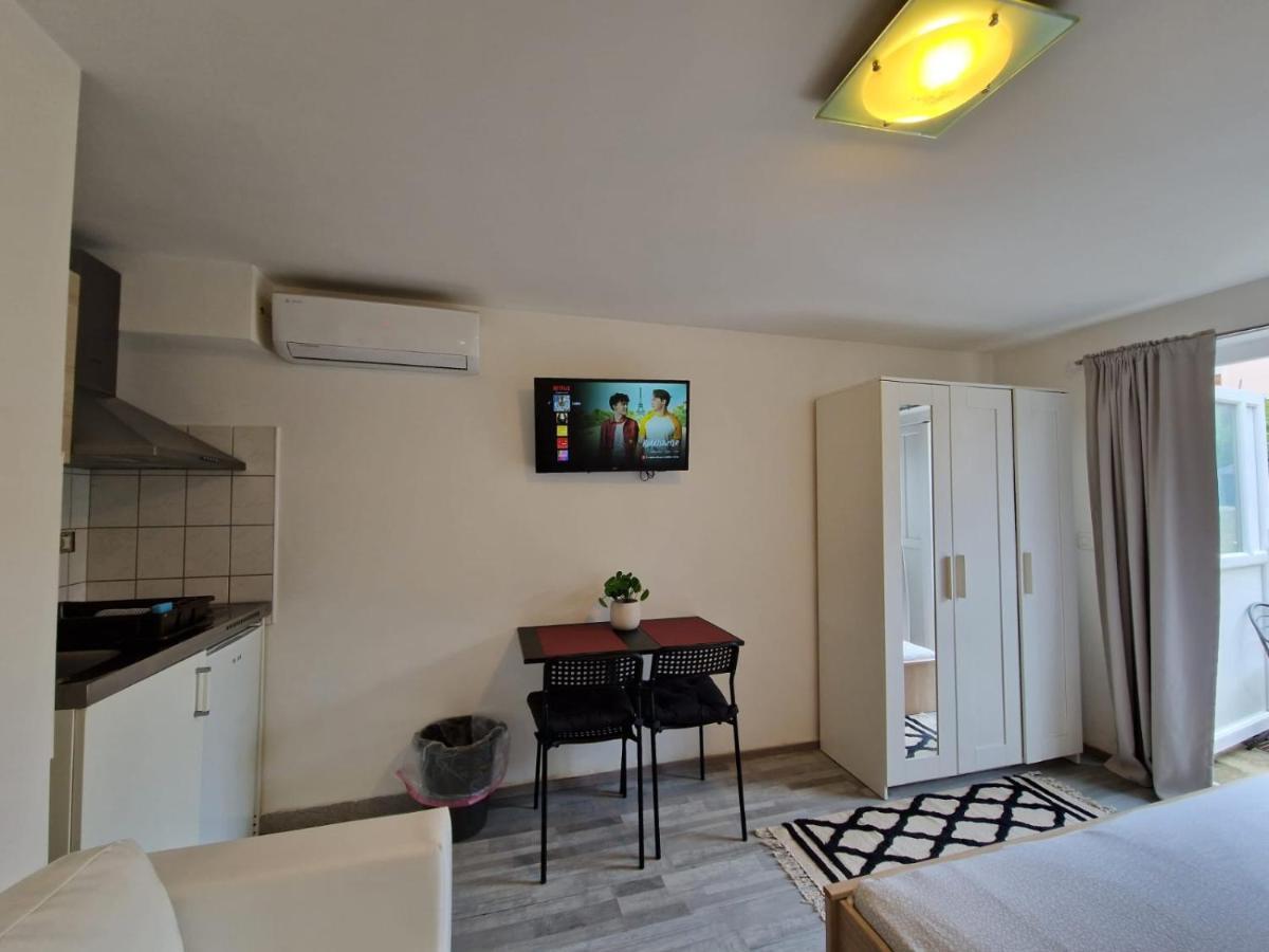 Apartments Luigi อูมัค ภายนอก รูปภาพ