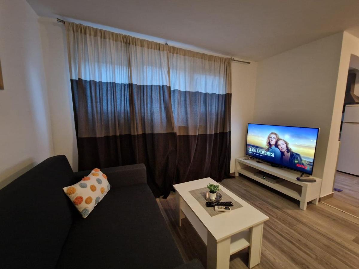 Apartments Luigi อูมัค ภายนอก รูปภาพ