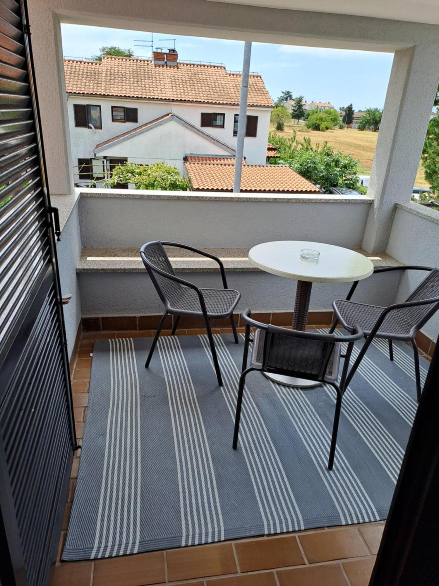 Apartments Luigi อูมัค ห้อง รูปภาพ